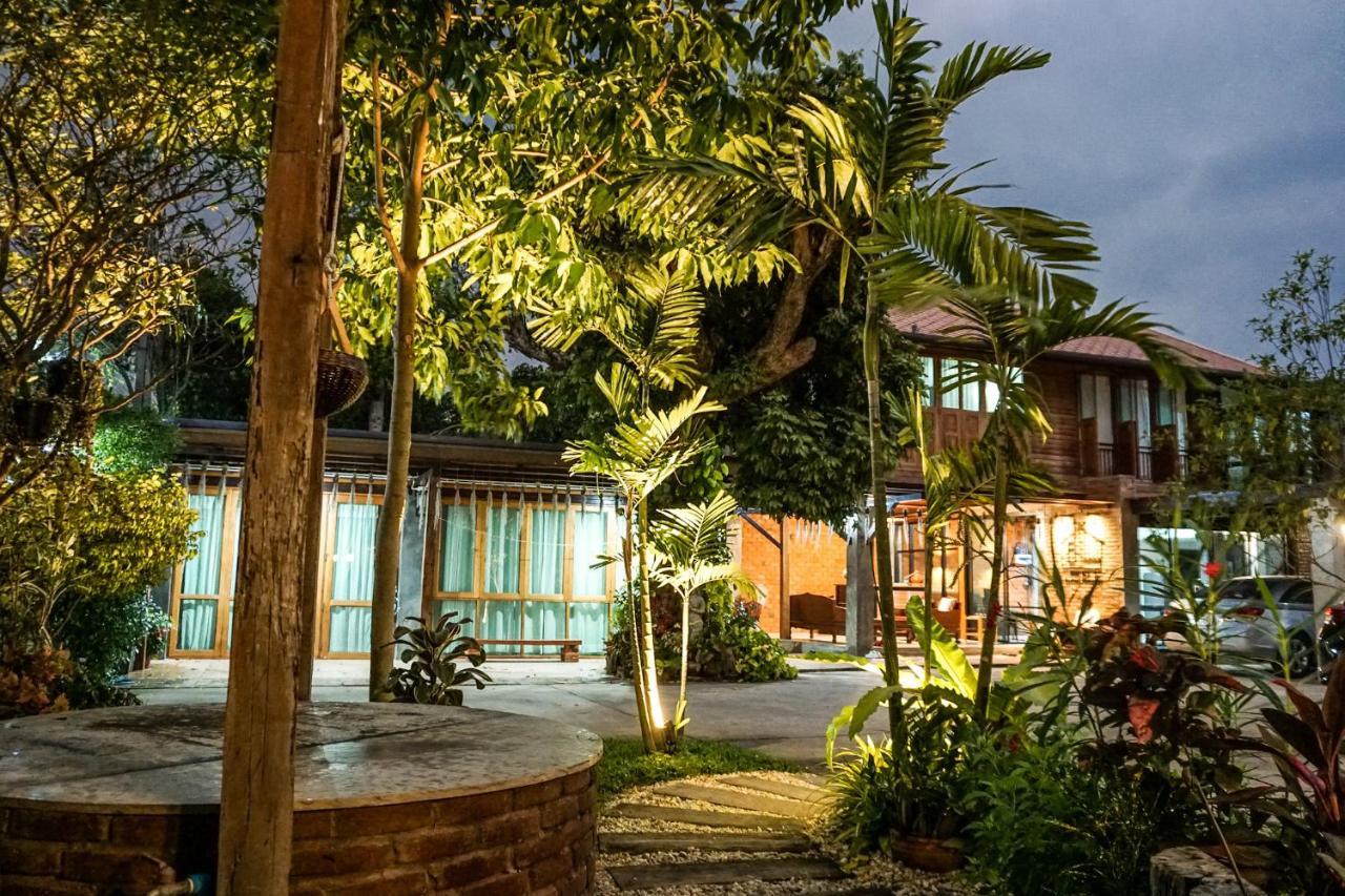 Tha Ma-O Bouteak Homestay - Self Check-In Lampang Exterior photo