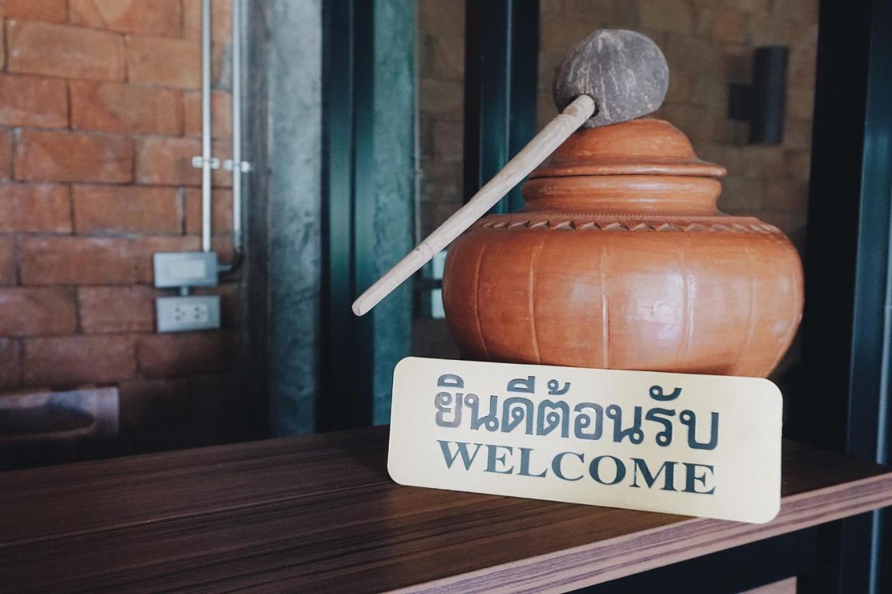 Tha Ma-O Bouteak Homestay - Self Check-In Lampang Exterior photo