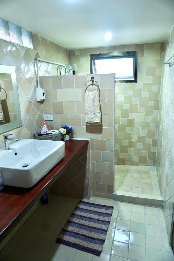 Tha Ma-O Bouteak Homestay - Self Check-In Lampang Exterior photo